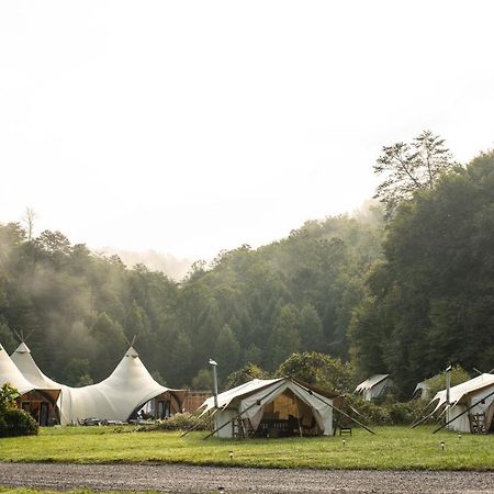 Under Canvas Great Smoky Mountains Hotel Pigeon Forge Bagian luar foto