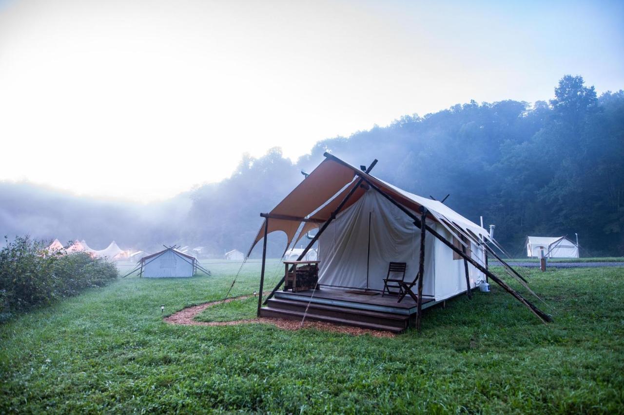 Under Canvas Great Smoky Mountains Hotel Pigeon Forge Bagian luar foto