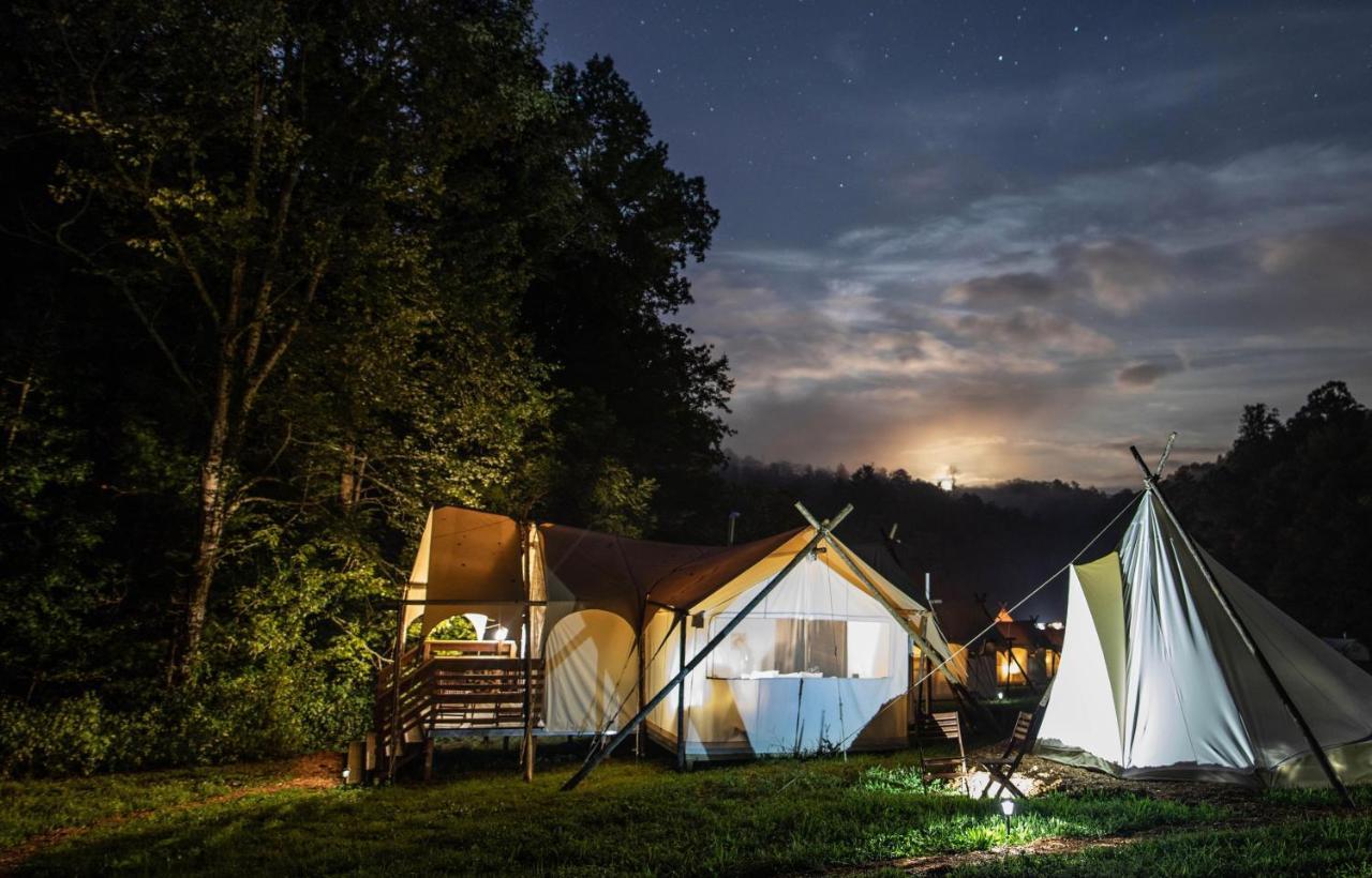 Under Canvas Great Smoky Mountains Hotel Pigeon Forge Bagian luar foto