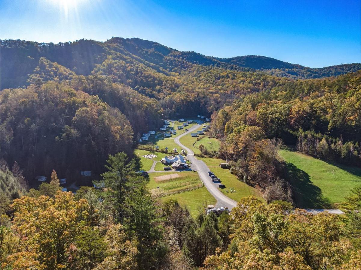 Under Canvas Great Smoky Mountains Hotel Pigeon Forge Bagian luar foto